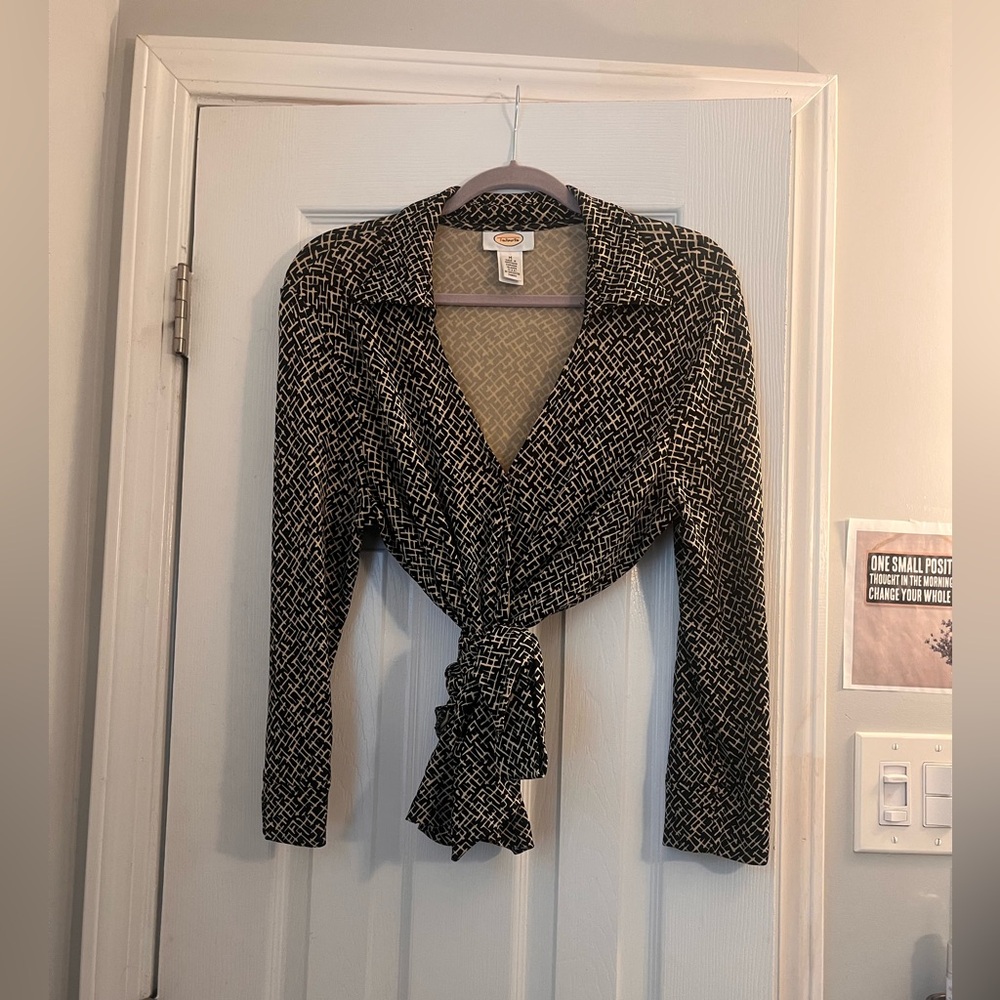 Talbots Black and Cream Pattern Blouse. Collar & Snap closure Wrap Top.